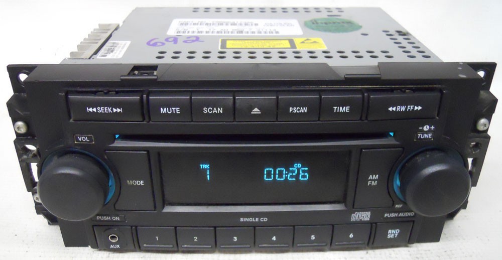 Jeep Commander 2006 2007 Factory Stereo AUX CD Player